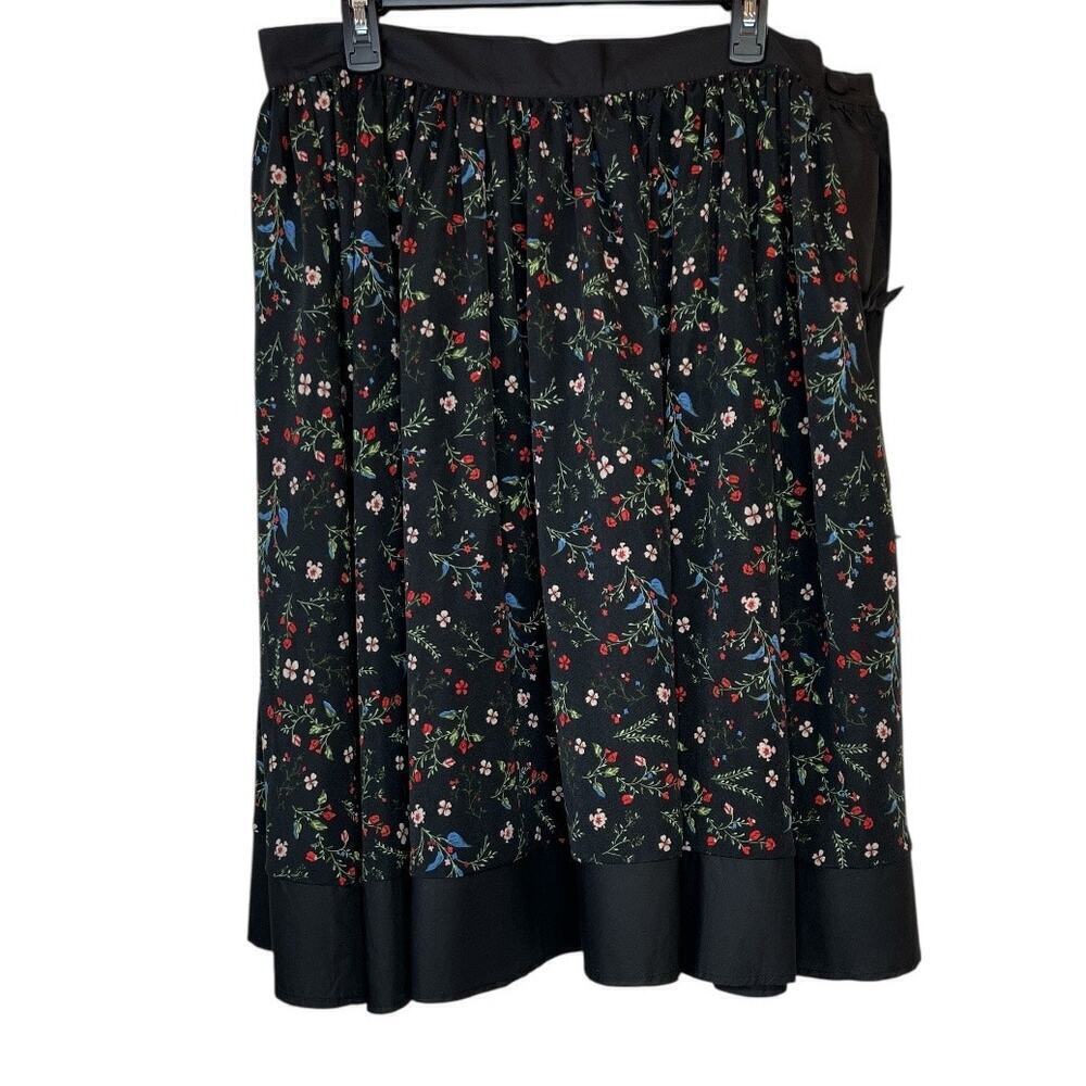 UNIQUE VINTAGE Swing Midi Skirt in Black and Floral Print Women's Size 14